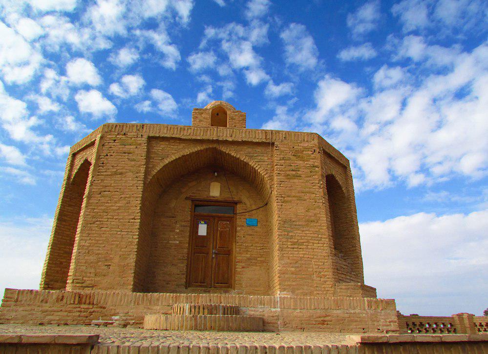 آرامگاه ابن حسام خوسفی در خوسف